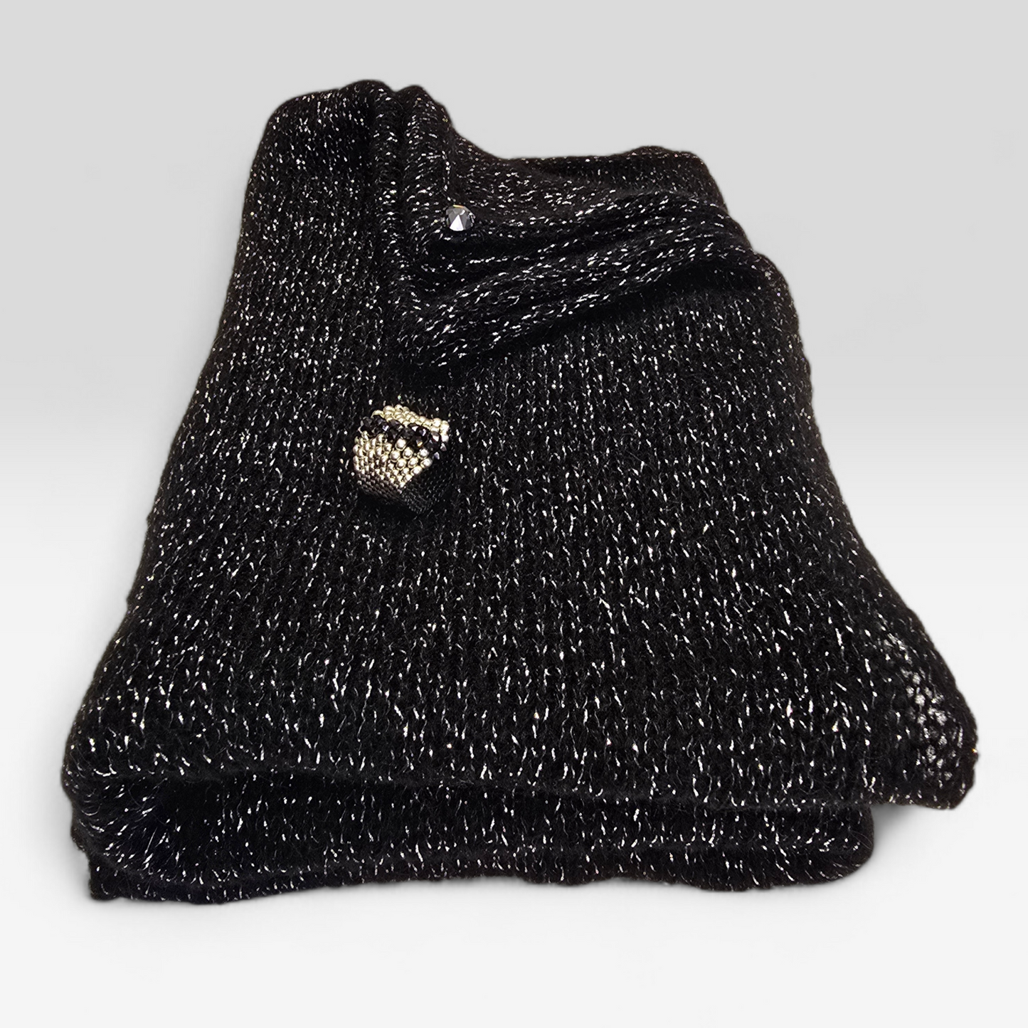 Schwarzer, silberglitzernder Infinity-Schal