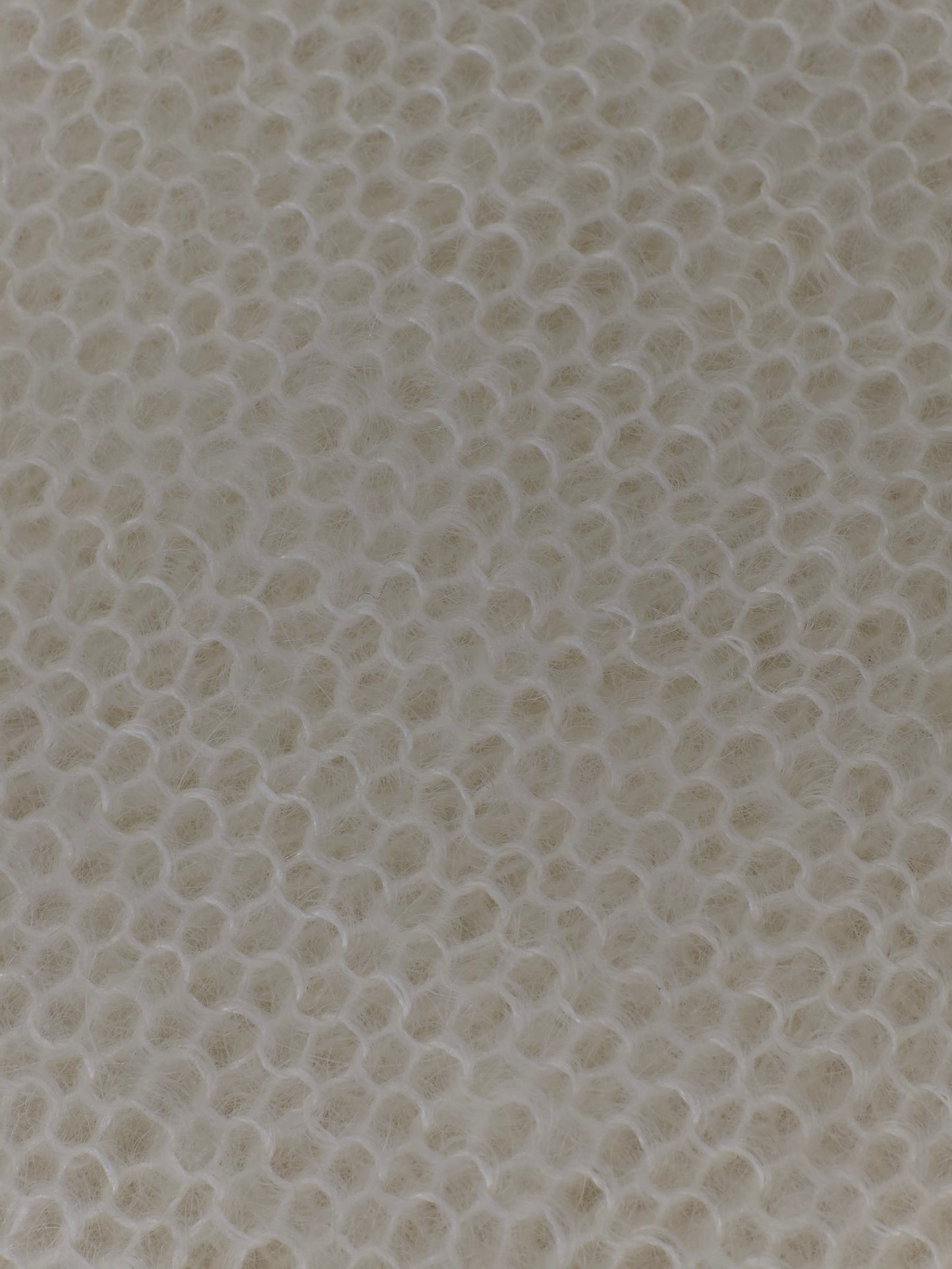 Großer, langer Strickschal aus Seidenmohair / Cremeweiß