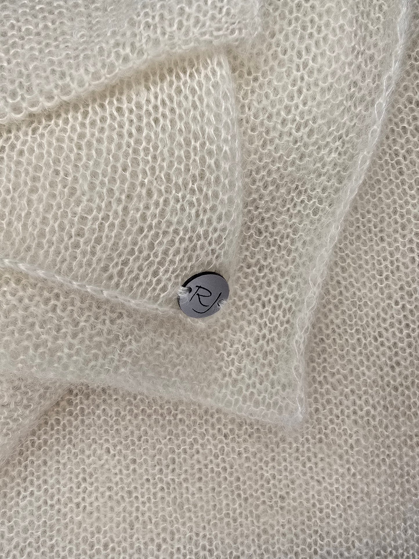 Großer, langer Strickschal aus Seidenmohair / Cremeweiß