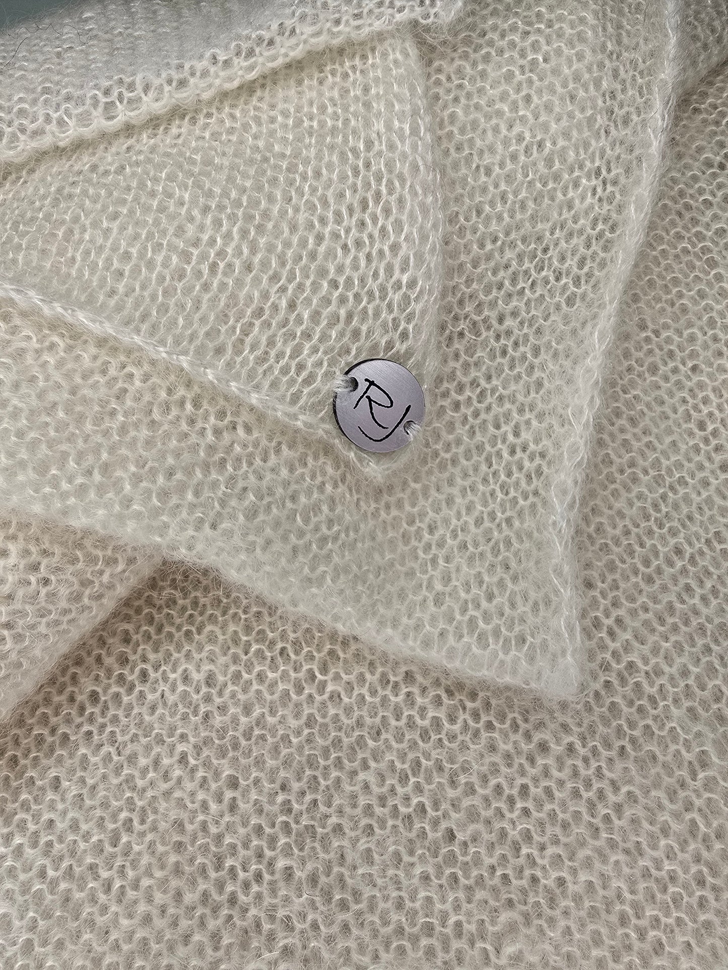 Großer, langer Strickschal aus Seidenmohair / Cremeweiß