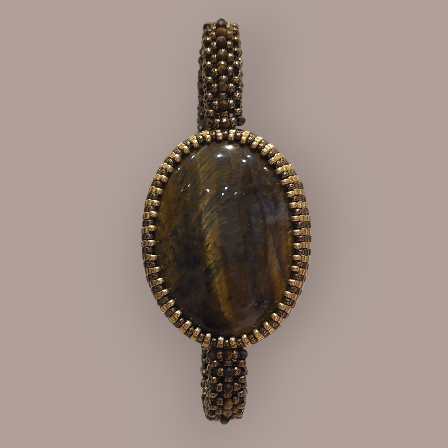 Armband aus Bronze mit Tigeraugensteinperlen