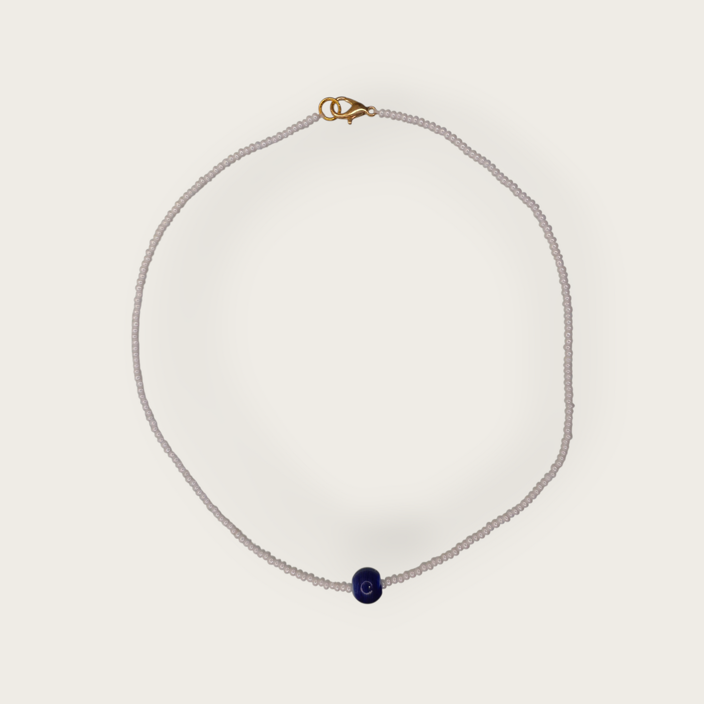 Zarte Perlenkette mit Keramikanhänger