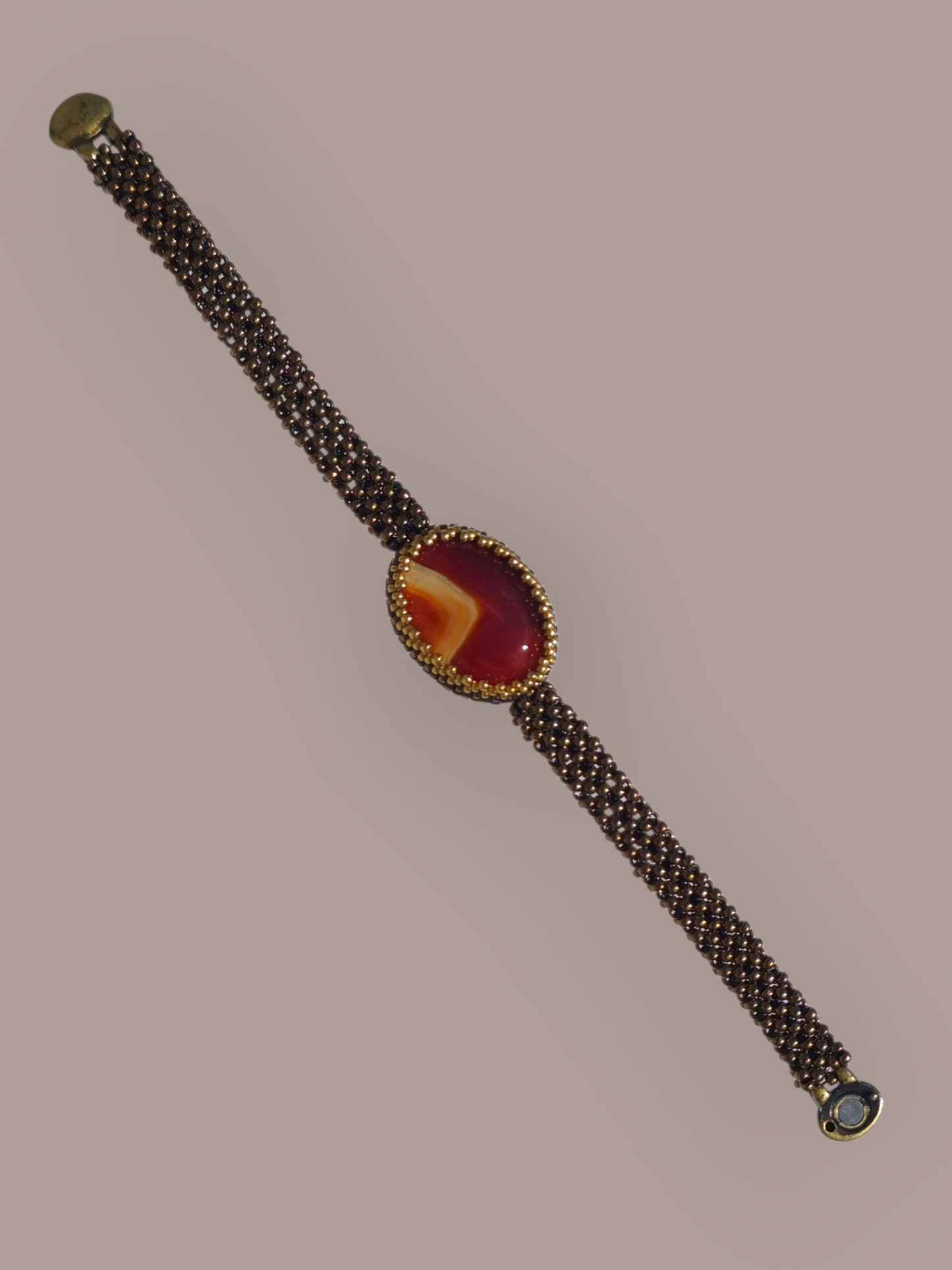 Armband aus Karneolbronze