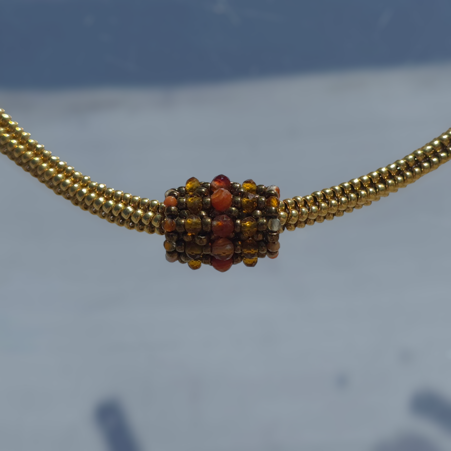 Anhänger aus Karneolbronze