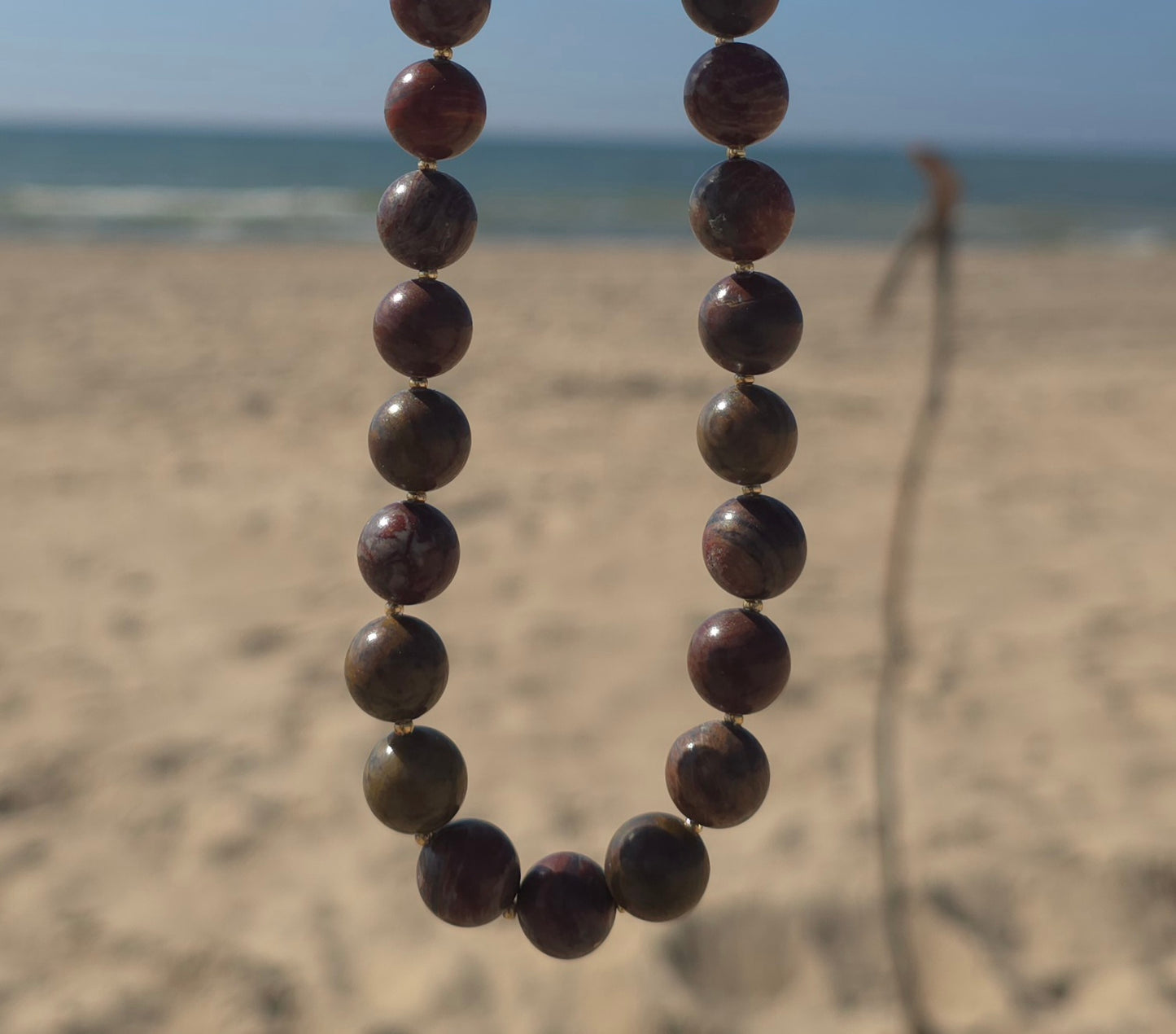 Earthy Red Agate Beaded Necklace – Minimalist Natural Stone Necklace